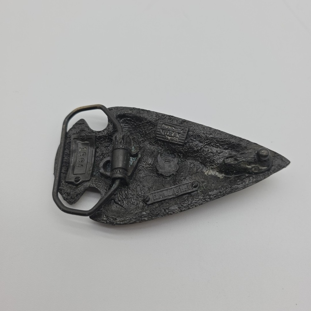 Vintage 1991 American Eagle on Native American Arrow Head Metal Heavy Colored - Picture 3 of 7